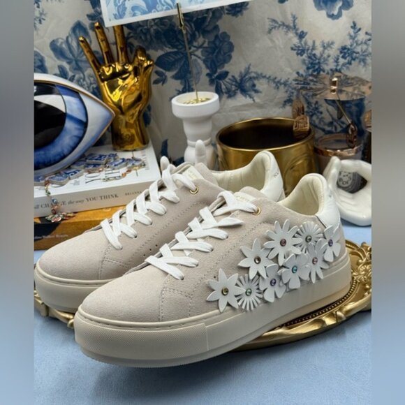 🆕 KURT GEIGER LONDON 🧿NWOB Laney Flower Embellished Sneakers, Bone, Sz 40 US 9 - Picture 7 of 16
